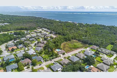 1570 Woodlawn Way, Gulf Breeze, FL 32563 - Photo 62