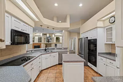 4100 Bamboo Dr, Pensacola, FL 32526 - Photo 14