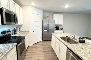6311 Burrow Ln, Pensacola, FL 32526 - Photo 2