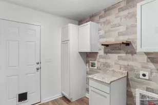 3889 James Stovall St, Pensacola, FL 32526 - Photo 8