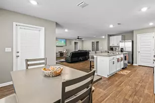 5560 Guinevere Ln, Milton, FL 32583 - Photo 6