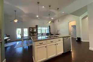 1938 Cardinal Ln, Navarre, FL 32566 - Photo 18