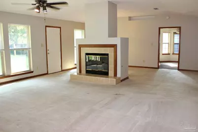 3879 Sailwind Dr, Gulf Breeze, FL 32563 - Photo 4