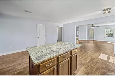 6052 Whisper Creek Blvd, Milton, FL 32570 - Photo 10