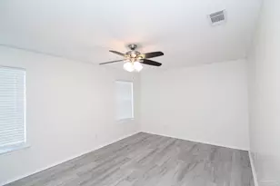 2432 Gulf Breeze Ave, Pensacola, FL 32507 - Photo 12