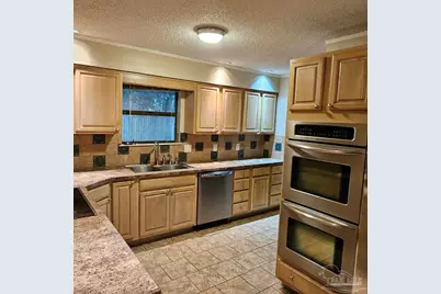 2149 Yardley Cir, Pensacola, FL 32526 - Photo 6