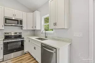 8045 Price St, Pensacola, FL 32534 - Photo 10