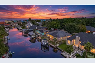 1659 Kauai Ct, Gulf Breeze, FL 32563 - Photo 1