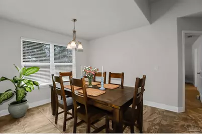 6120 Winchester Cir, Milton, FL 32570 - Photo 10