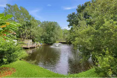1834 W Smugglers Cove Dr, Gulf Breeze, FL 32563 - Photo 4