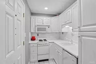 1834 W Smugglers Cove Dr, Gulf Breeze, FL 32563 - Photo 16