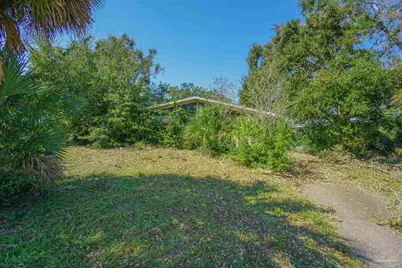 3495 Seabreeze Dr, Pensacola, FL 32503 - Photo 2