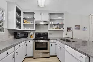 389 Clubhouse Dr, Gulf Shores, AL 36542 - Photo 14