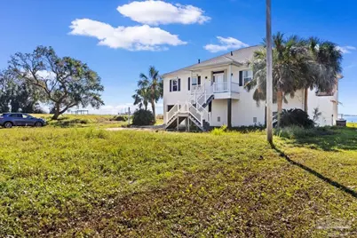 4881 Soundside Dr, Gulf Breeze, FL 32563 - Photo 6