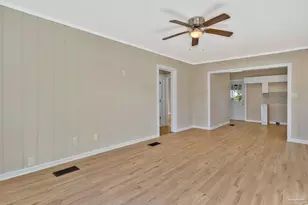 2071 W Chase St, Pensacola, FL 32502 - Photo 10