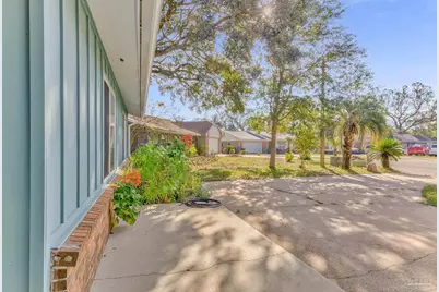 2558 Amberjack Ct, Pensacola, FL 32526 - Photo 4
