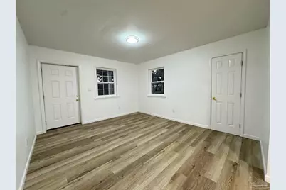 82 S Garfield Dr, Pensacola, FL 32506 - Photo 2