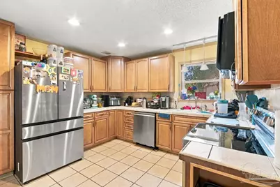 7813 Lenora Ct, Pensacola, FL 32526 - Photo 10
