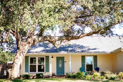 3920 Paradise Bay Dr, Gulf Breeze, FL 32563 - Photo 1