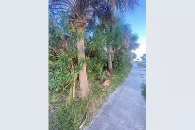 208 Via Deluna Dr, Pensacola Beach, FL 32561 - Photo 1