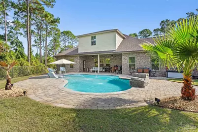 4726 Soundside Dr, Gulf Breeze, FL 32563 - Photo 1