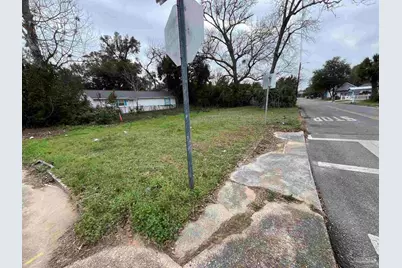 1721 N Davis Hwy, Pensacola, FL 32503 - Photo 1