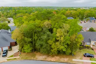 6011 Chapman Cir, Pensacola, FL 32504 - Photo 1