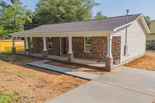 224 Broadmoor Ln, Pensacola, FL 32507 - Photo 1