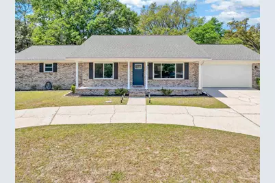 5923 W Shore Dr, Pensacola, FL 32526 - Photo 1