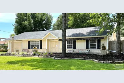 1405 College Pkwy, Gulf Breeze, FL 32563 - Photo 1