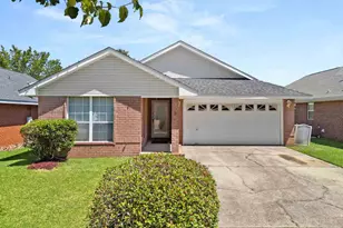 28 Easton St, Cantonment, FL 32533 - Photo 1