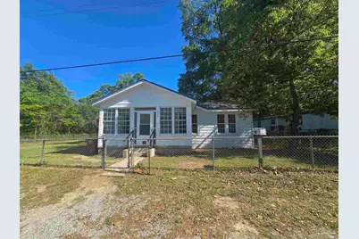 337 E Chestnut Ave, Crestview, FL 32539 - Photo 1