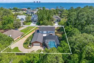 2960 Laurel Dr, Gulf Breeze, FL 32563 - Photo 1