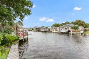 1654 Lahaina Ct, Gulf Breeze, FL 32563 - Photo 1