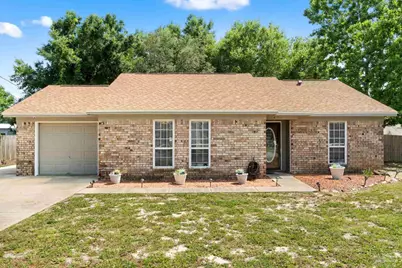 4701 Kitty Hawk Cir, Gulf Breeze, FL 32563 - Photo 1