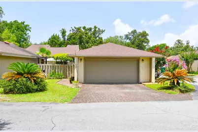 700 Bay Dr #1004, Niceville, FL 32578 - Photo 1