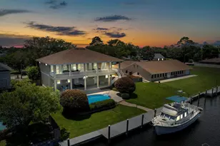 946 Gondolier Blvd, Gulf Breeze, FL 32563 - Photo 1