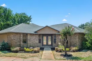 313 Williamsburg Dr, Gulf Breeze, FL 32561 - Photo 1