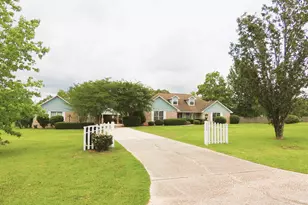 820 Molino Meadows Ct, Molino, FL 32577 - Photo 1