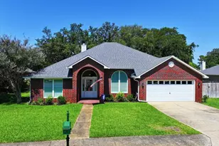 1107 Tiger Trace Blvd, Gulf Breeze, FL 32563 - Photo 1