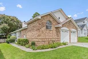 2074 Cambridge Cir, Pensacola, FL 32514 - Photo 1