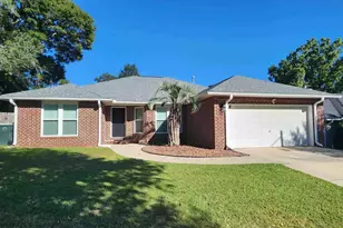 220 Sand Trap Ln, Pensacola, FL 32526 - Photo 1