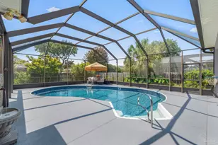 1179 Grand Pointe Dr, Gulf Breeze, FL 32563 - Photo 1