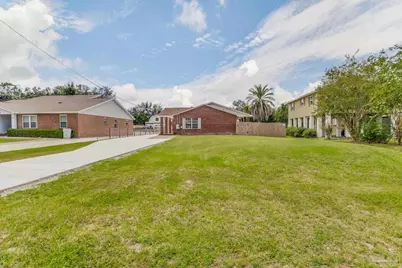 3201 Laurel Dr, Gulf Breeze, FL 32563 - Photo 1