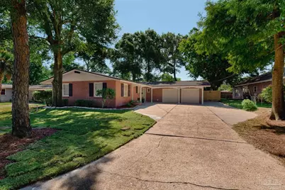 127 Loruna Dr, Gulf Breeze, FL 32561 - Photo 1