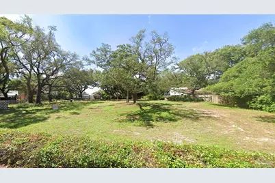 250 Bayshore Dr, Pensacola, FL 32507 - Photo 1