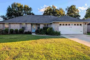 829 Horsemens Path, Cantonment, FL 32533 - Photo 1