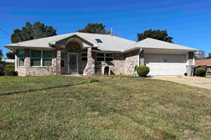 915 Valley Ridge Dr, Pensacola, FL 32514 - Photo 1