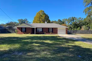 5493 Riviera Dr, Milton, FL 32583 - Photo 1