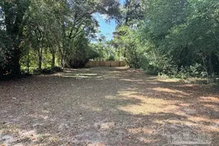 23 N Jamaica St, Pensacola, FL 32507 - Photo 1